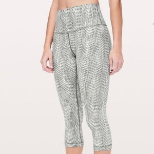 Lululemon Wunder Under HR Crop 21”